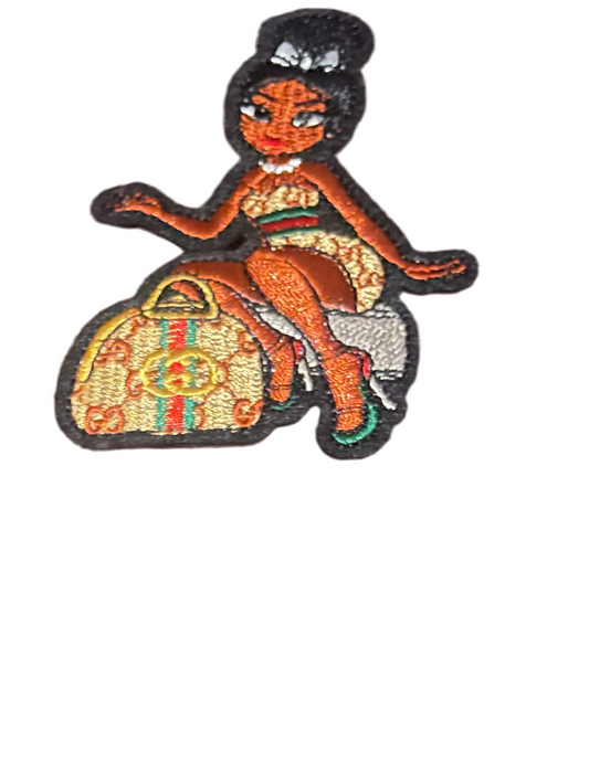 G lady with purse